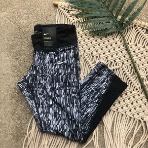 New Nike Athletic Capris Leggings Size XS